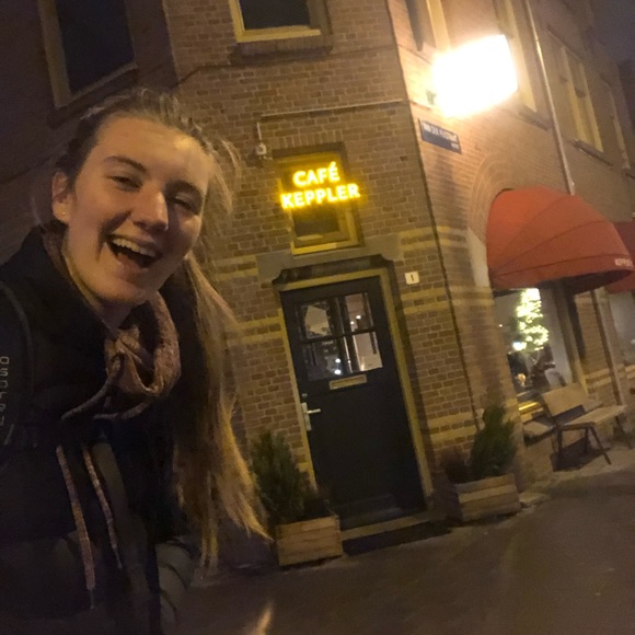 Meet your Posher, Emily - Picture 1 of 1